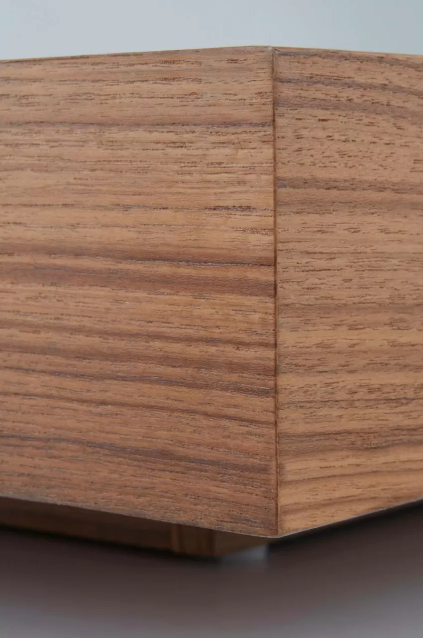 Bord*Jotex FLOAT Soffbord 110x110 Cm Teak faner